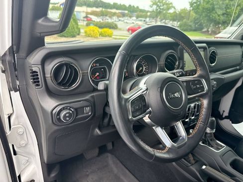 Used 2023 Jeep Gladiator Overland AWD/4WD image 34