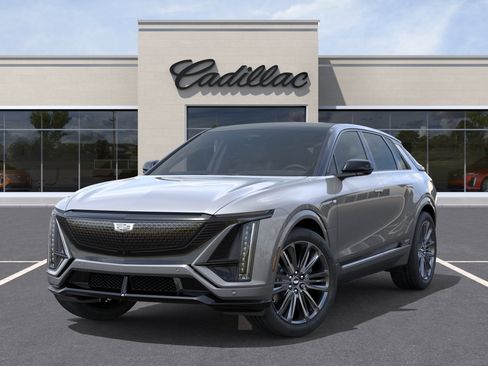 New 2026 Cadillac Lyriq V AWD/4WD image 36