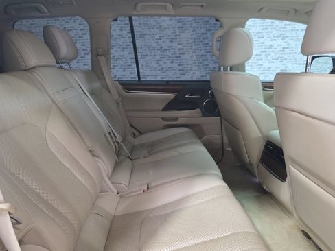 Used 2019 Lexus LX 570 4WD w/ Luxury Package image 14