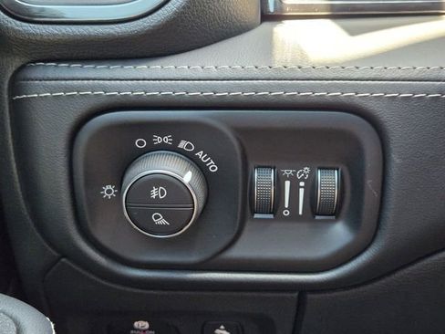 Used 2025 RAM 1500 Limited AWD/4WD image 27