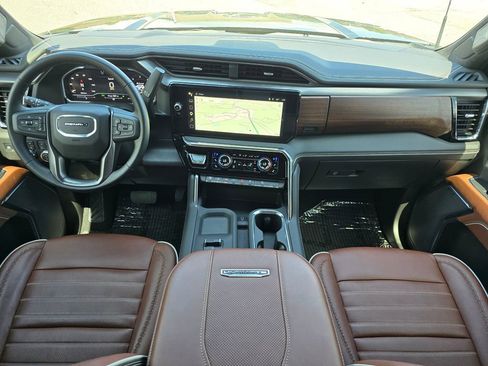 Certified 2025 GMC Sierra 2500 Denali Ultimate AWD/4WD image 5