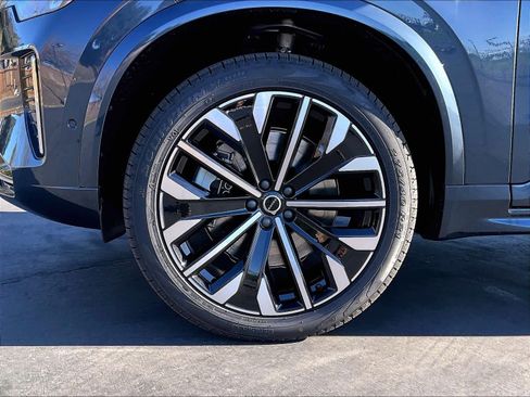 New 2026 Volvo XC90 T8 Ultra w/ Protection Package Premier image 14
