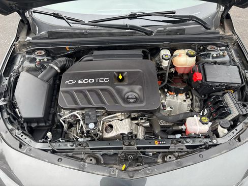 Used 2018 Chevrolet Malibu Hybrid image 36