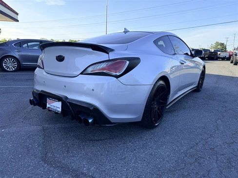Used 2014 Hyundai Genesis 3.8 RWD image 5