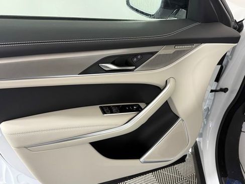 Used 2026 Jaguar F-PACE R-Dynamic S image 11