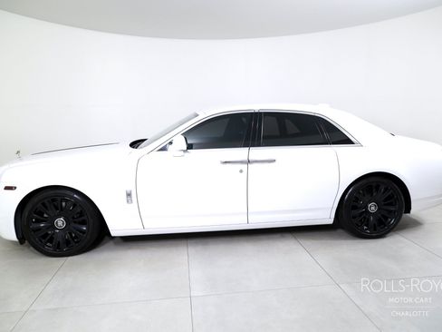 Used 2019 Rolls-Royce Ghost RWD image 3