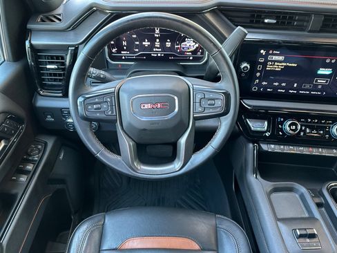 Used 2024 GMC Sierra 2500 AT4 w/ AT4 Preferred Package AWD/4WD image 16