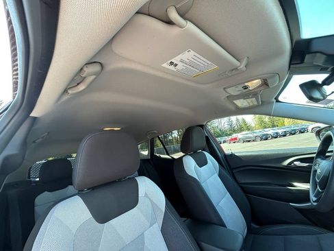 Used 2025 Chevrolet Trax LS FWD image 27
