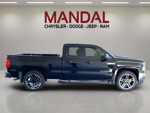 Used 2019 Chevrolet Silverado 1500 LT w/ LPO, Black Pack image 5