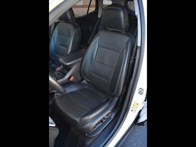 Used 2023 GMC Terrain SLT FWD image 17