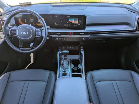 Certified 2024 Kia Sorento S image 16