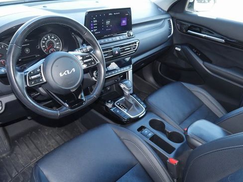 Used 2023 Kia Seltos SX w/ SX Sunroof Package image 16