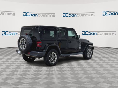 Used 2019 Jeep Wrangler Unlimited Sahara image 8