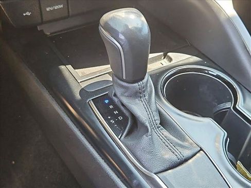 Used 2020 Toyota Camry SE w/ Carpet Mat Package FWD image 14