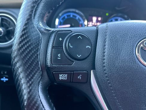 Used 2018 Toyota Corolla SE FWD image 15
