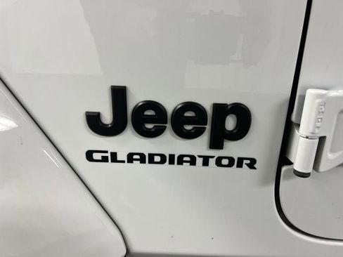 Used 2021 Jeep Gladiator Sport AWD/4WD image 30