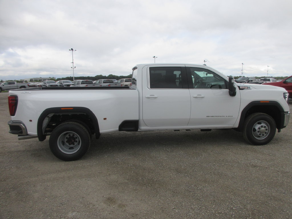 New 2026 GMC Sierra 3500 SLE w/ SLE Value Package AWD/4WD image 3