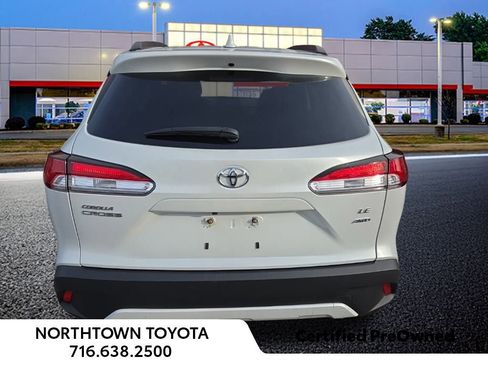 Used 2024 Toyota Corolla Cross LE image 9