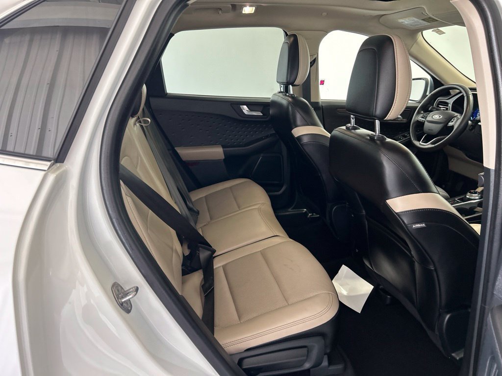 Used 2020 Ford Escape Titanium w/ Titanium Premium Package 2.0 AWD/4WD image 13