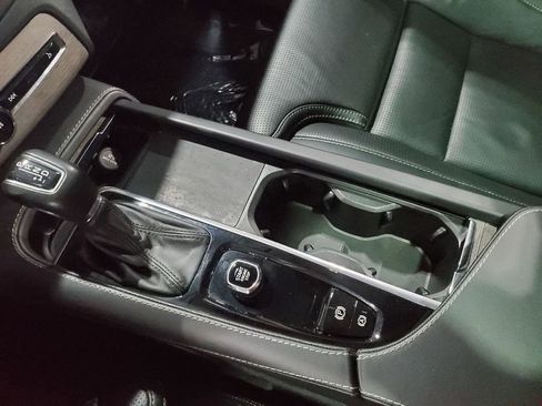 Used 2022 Volvo XC90 T6 Inscription w/ Advanced Package image 38