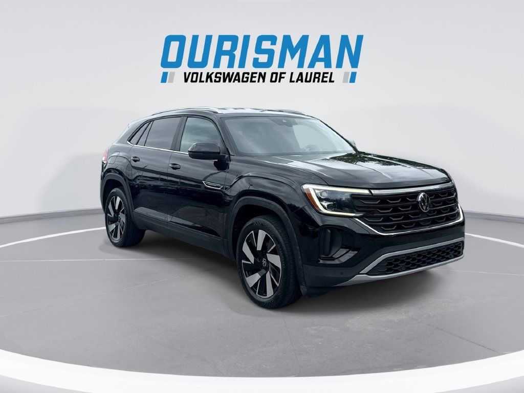 Used 2024 Volkswagen Atlas Cross Sport SE FWD image 2
