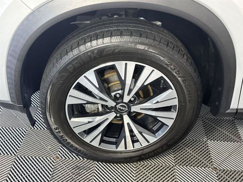 Used 2023 Nissan Rogue SV AWD/4WD image 10