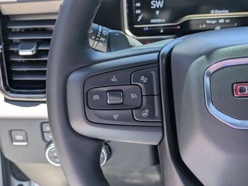Used 2024 GMC Sierra 1500 AT4 w/ Technology Package AWD/4WD image 18