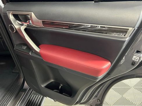 Used 2023 Lexus GX 460 Premium image 32