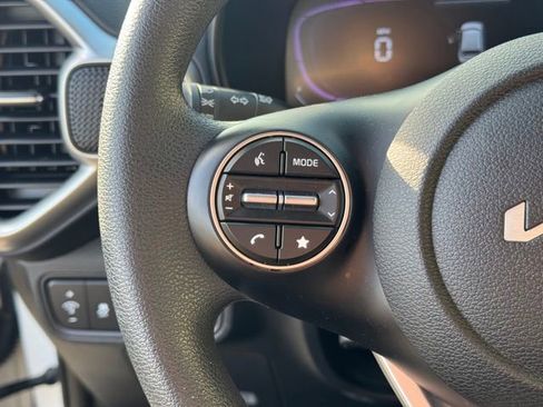 Certified 2025 Kia Soul LX w/ LX Technology Package FWD image 25