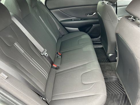 Used 2024 Hyundai Elantra SEL image 12