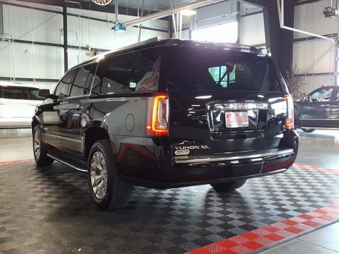 Used 2019 GMC Yukon XL Denali image 4