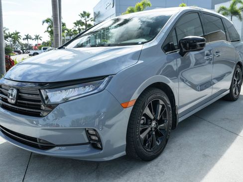 Used 2023 Honda Odyssey Sport image 4