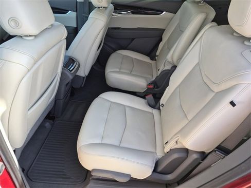 Used 2021 Cadillac XT6 Premium Luxury image 29