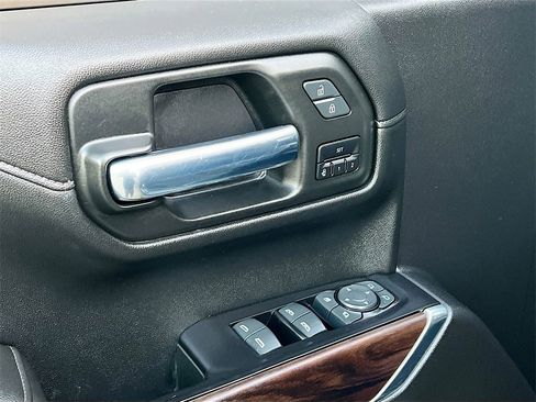 Used 2020 GMC Sierra 1500 SLT w/ SLT Premium Package image 17
