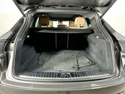 Certified 2023 Porsche Cayenne AWD/4WD image 28