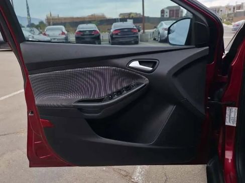 Used 2014 Ford Focus SE image 20