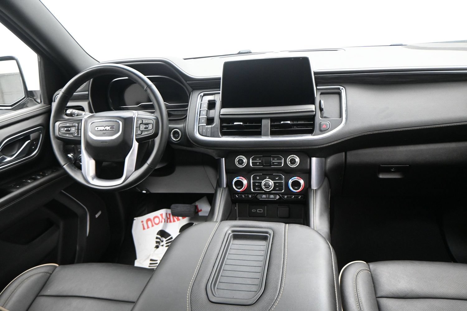 Used 2024 GMC Yukon XL SLT w/ SLT Premium Package RWD image 15