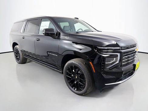 New 2026 Chevrolet Suburban High Country AWD/4WD image 3