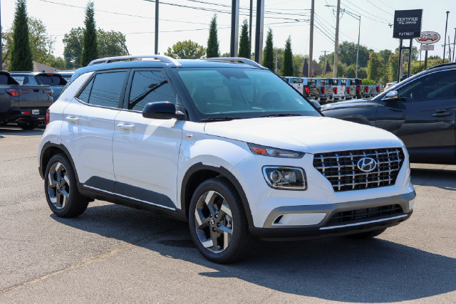New 2026 Hyundai Venue SEL FWD image 1