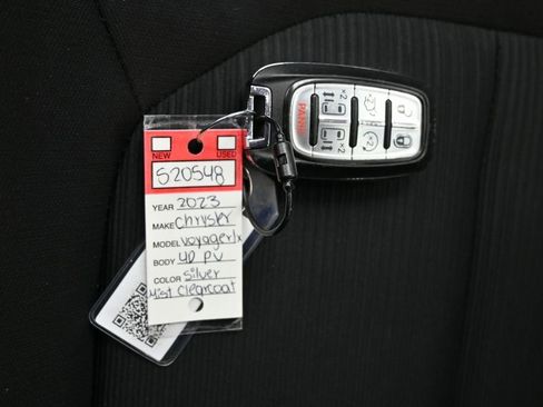 Used 2023 Chrysler Voyager LX image 29
