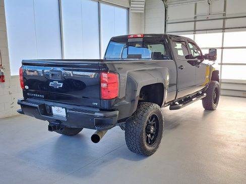 Used 2019 Chevrolet Silverado 2500 LTZ w/ Duramax Plus Package image 5