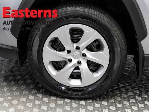 Used 2019 Toyota RAV4 LE w/ All Weather Liner Package AWD/4WD image 32