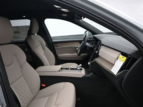 New 2026 Volvo XC90 B6 Plus w/ Protection Package Premier image 14