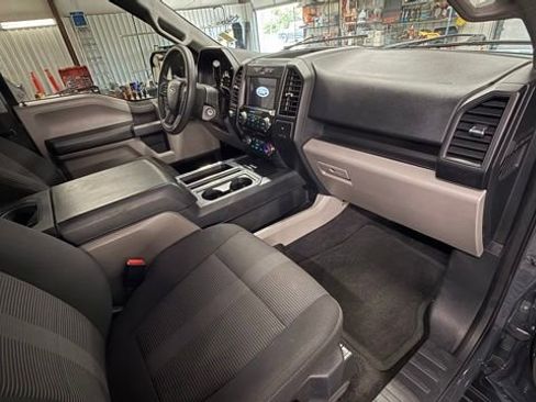 Used 2017 Ford F150 XL w/ Equipment Group 101A Mid AWD/4WD image 16