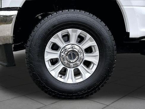 Certified 2022 Ford F250 XL w/ STX Appearance Package AWD/4WD image 11
