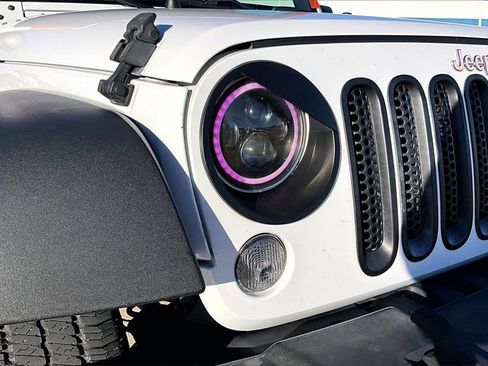 Used 2018 Jeep Wrangler Unlimited Sport S image 28