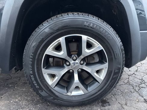 Used 2016 Jeep Cherokee Trailhawk w/ Comfort/Convenience Group image 45