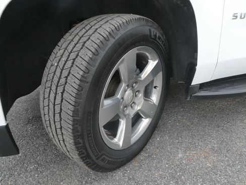 Used 2018 Chevrolet Suburban LT image 37