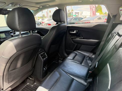 Used 2018 Kia Niro EX w/ EX Premium Package FWD image 20