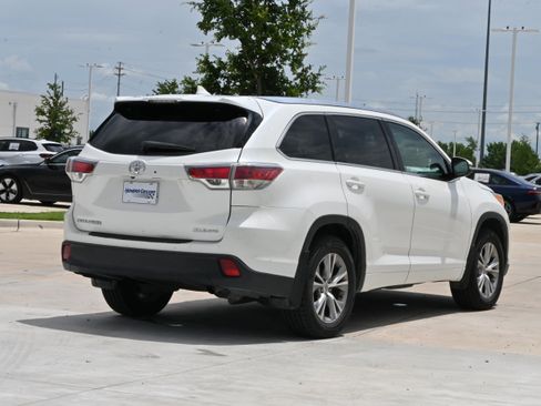 Used 2014 Toyota Highlander XLE AWD/4WD image 9
